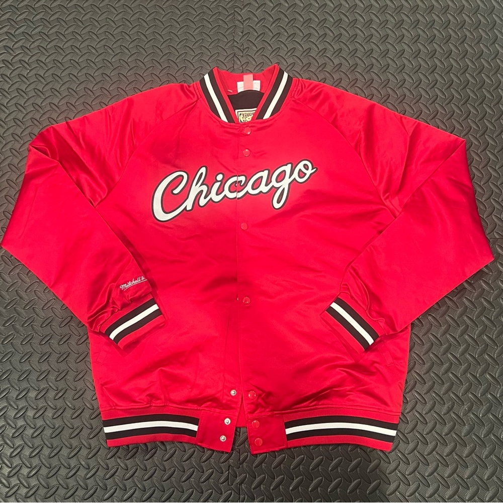 Chicago Bulls Mitchell & Ness ‘Windy City’ Satin Jacket